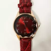 Стильные красные наручные часы женские. С блестящим ремешком. В чехле. Модель 51515